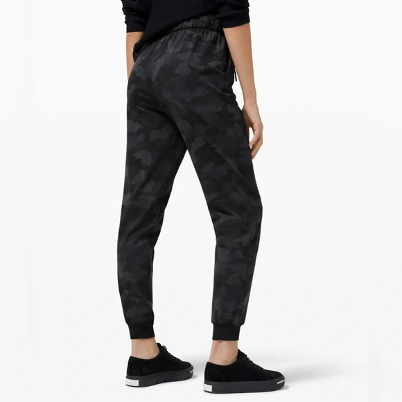 Lululemon Stretch High-Rise Jogger Full Length Black Camo Deep Coal Size Small - Picture 2 of 11
